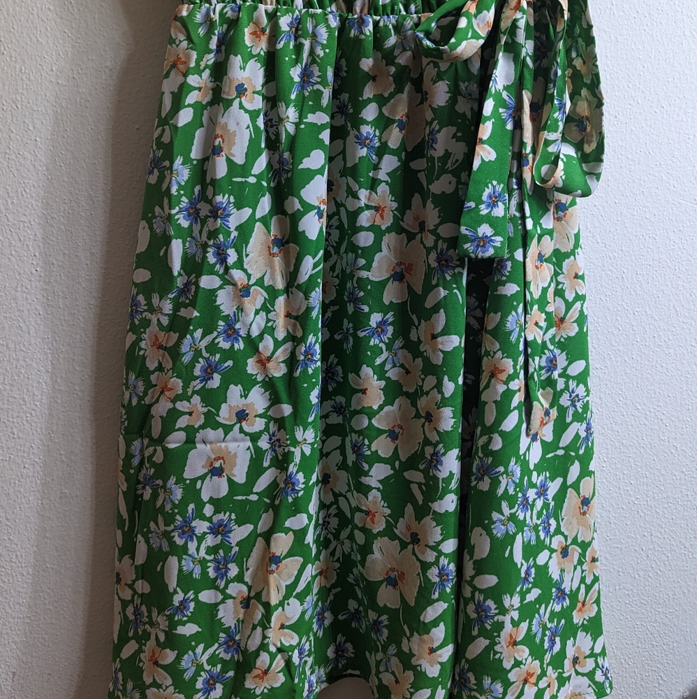 Dress - Picture 2 of 5